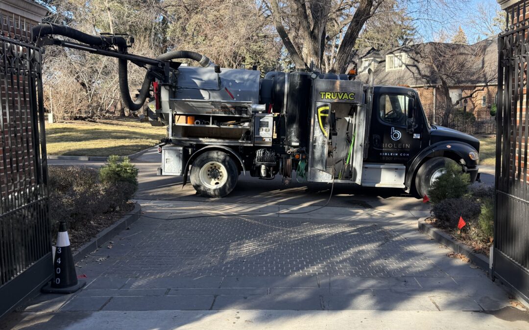 Industrial Vacuum Truck Capabilities: Wet Vacuuming, Dry Vacuuming, and Everything In Between